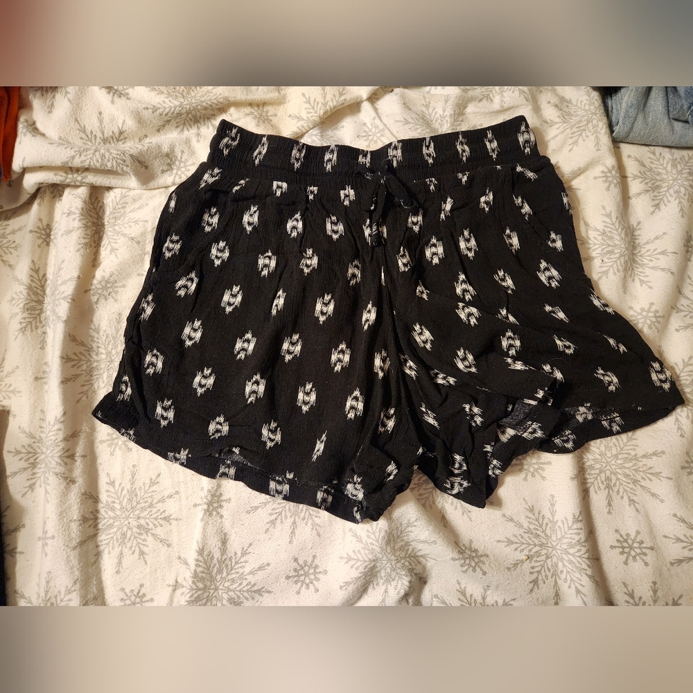 Women's Black Patterned Shorts